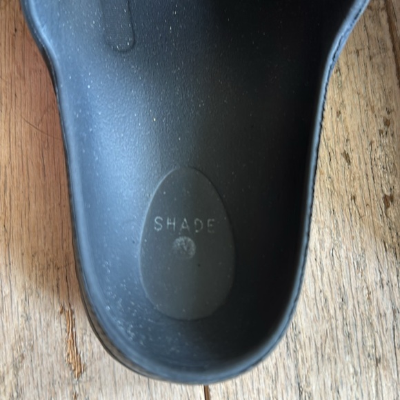 🚨LAST CHANCE🚨 LADIES SHADE AND SHORE SLIP ON SANDALS SIZE 9 NWOT NEVER WORN - Picture 4 of 9